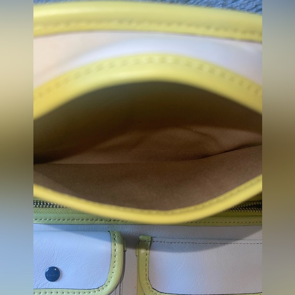 Coach Clutch - Picture 4 of 9